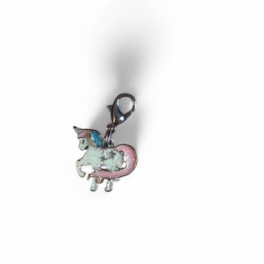 #unicorn zipper charm! Very cute and very #handmade.