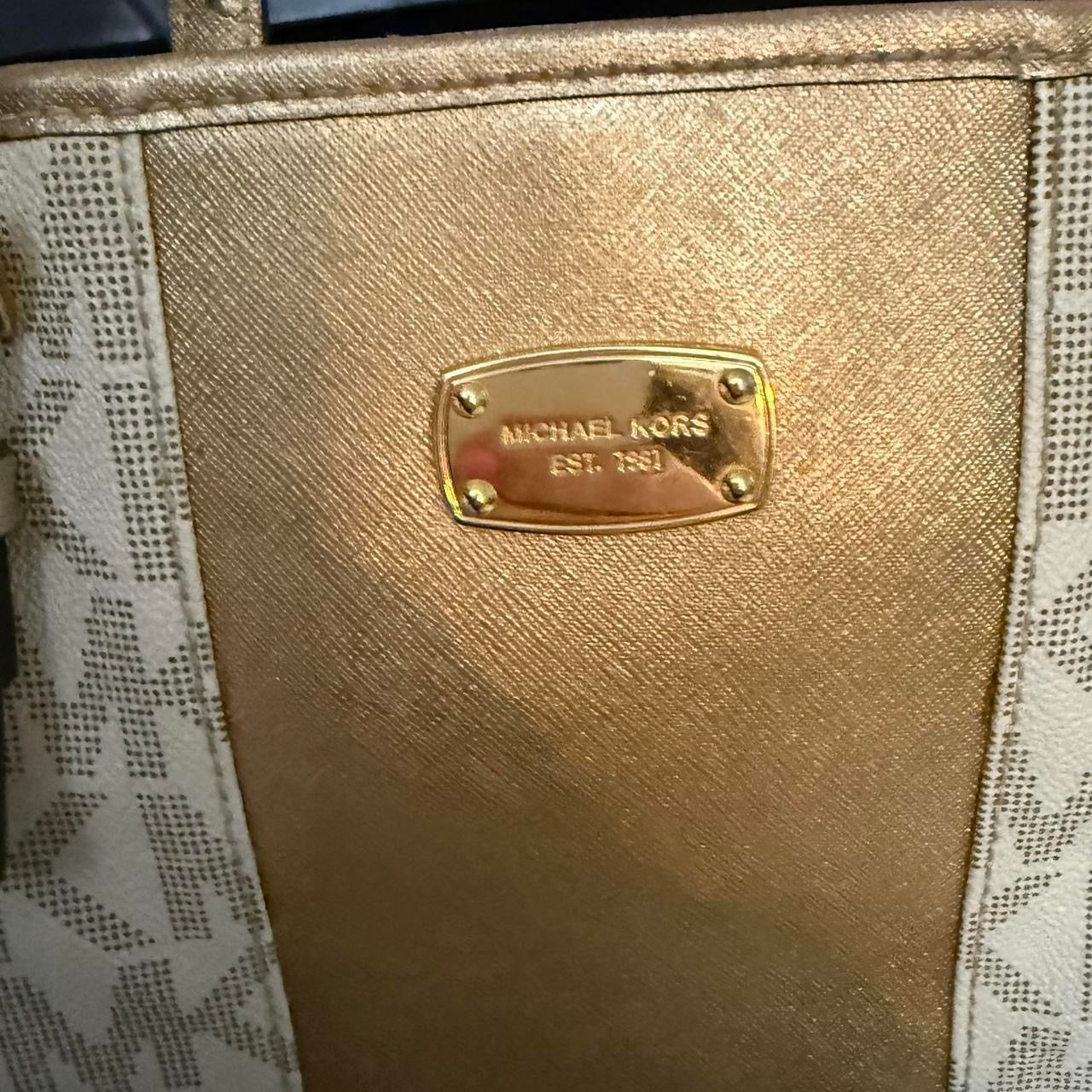 Michael Kors Jet Set Travel Tote – Vanilla/Gold